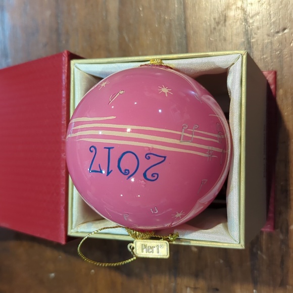 Pier 1 Li Bien hand painted angel Christmas tree ornament 2017 - Picture 2 of 2